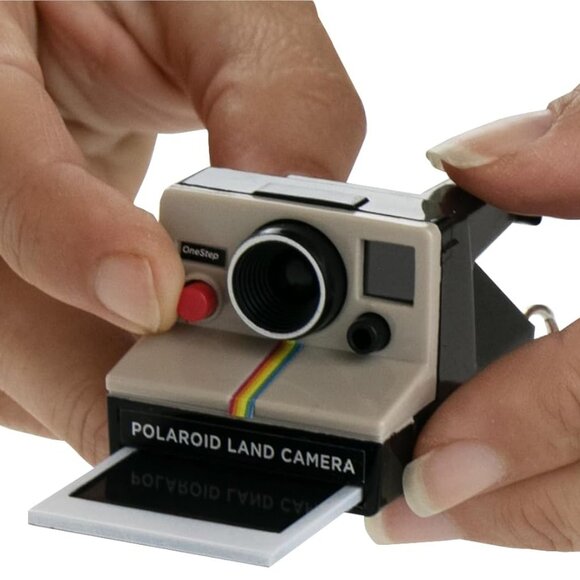 New World's Smallest Coolest Mini POLAROID CAMERA Keychain w/Sound & Moving Film - Picture 3 of 3